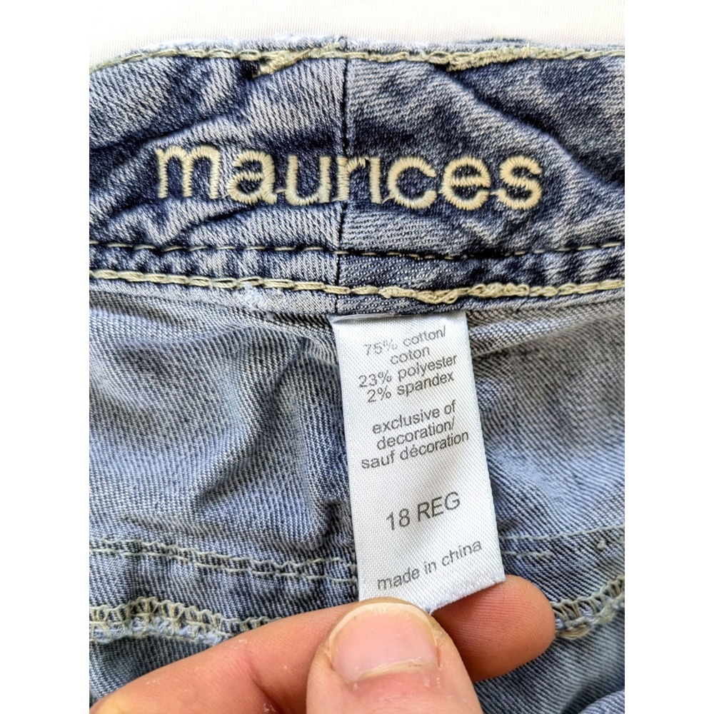 Maurices Womens Distressed Capri Jeans Light Wash Embellished Pockets 18 REG - Picture 4 of 7